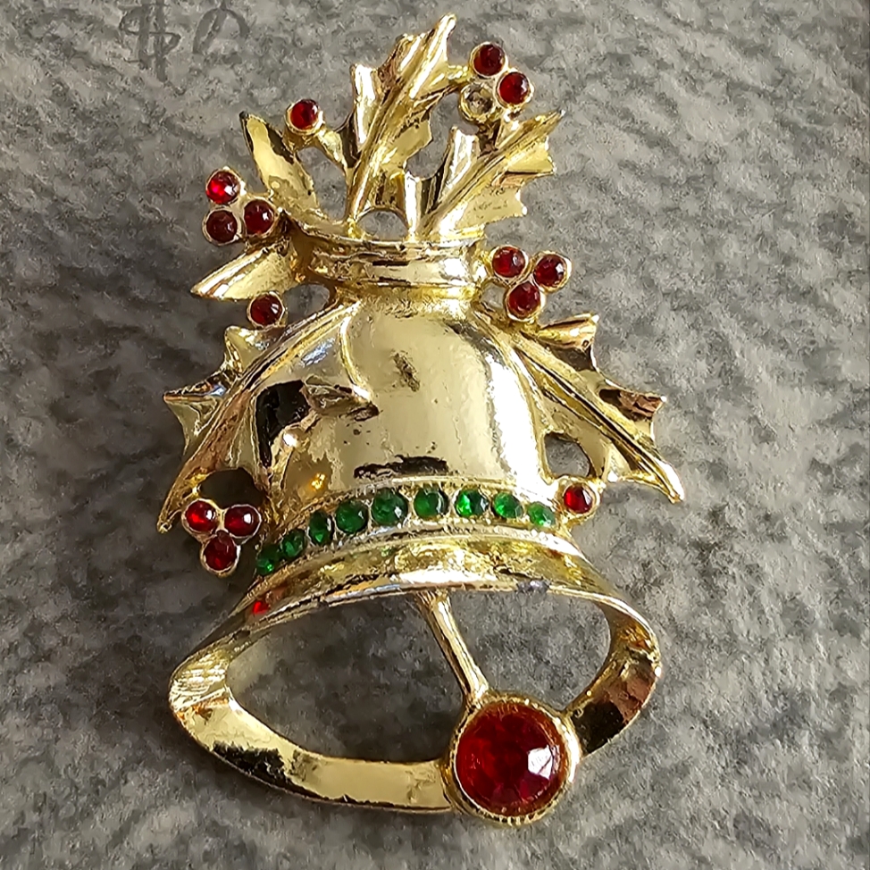 Vintage Christmas Bell Brooch Bj Holiday Xmas Rhinestone Gold Tone Pin Jewelry